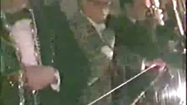 Одлично :  Момче го изневерува својот кучкин ГФ со двајца жешки стилисти кои пушат Секси жешка порно 