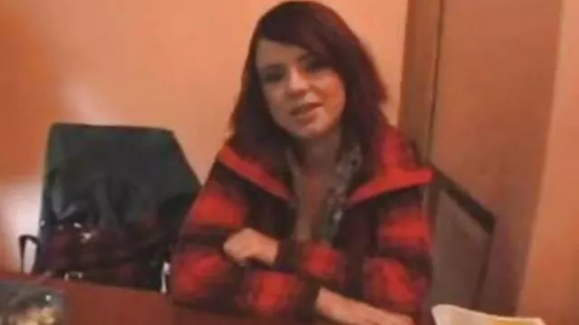 Одлично :  Ново искуство за човекот е да ја ебе масерката Лулу Лав во салон Секси жешка порно 
