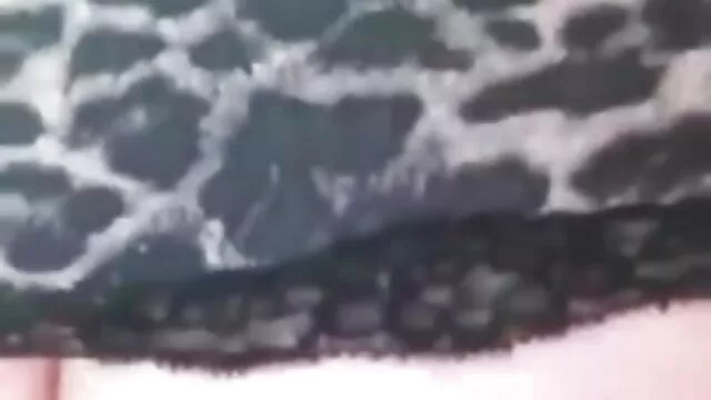 Одлично :  Глорихол видео од кубанска курва како цица курови и има секс Секси жешка порно 