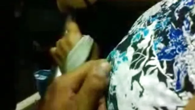 Одлично :  Витката бринета сака да се гуши додека ја полнат пичката Секси жешка порно 