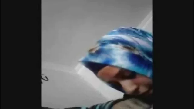 Одлично :  Прекрасната бринета се храни со сперма откако ќе ја заебеат Секси жешка порно 