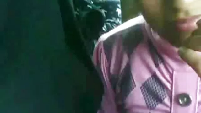 Одлично :  Доаѓа девојка кај очувот да ја заебаат наутро Секси жешка порно 