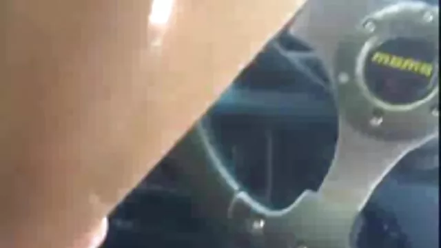 Одлично :  На девојката и треба само пичка за да се грбави, па прво да даде мине Секси жешка порно 