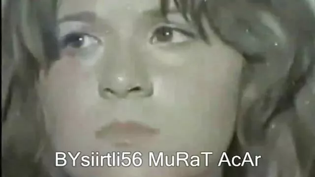 Одлично :  Унгарската дива има џиновски дињи кои се совршени за ебање Секси жешка порно 