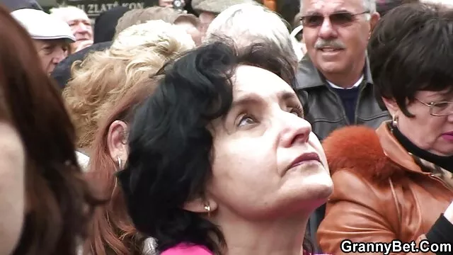 Одлично :  Ситна русокоса набиена на чудовиште донг и опустошена хардкор Секси жешка порно 
